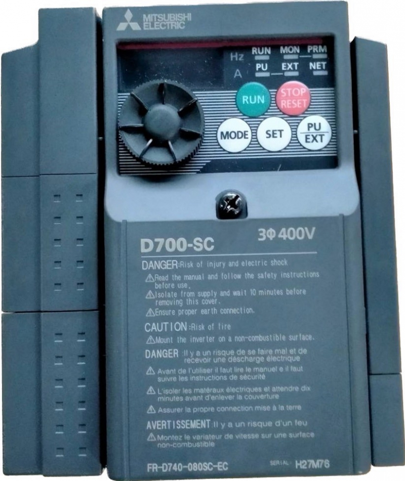 MITSUBISHI D700 400V 3ph AC INVERTER 