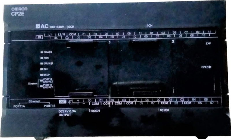 PLC CP2E - N40DR-A  Omron